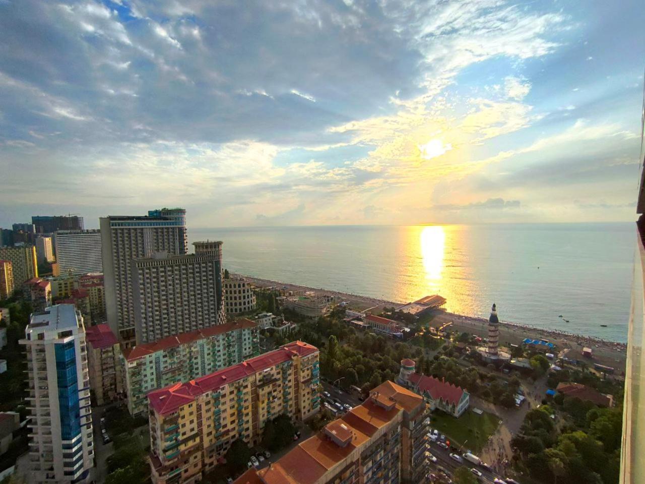 Orbi-City Batumi Apartments Sea View エクステリア 写真