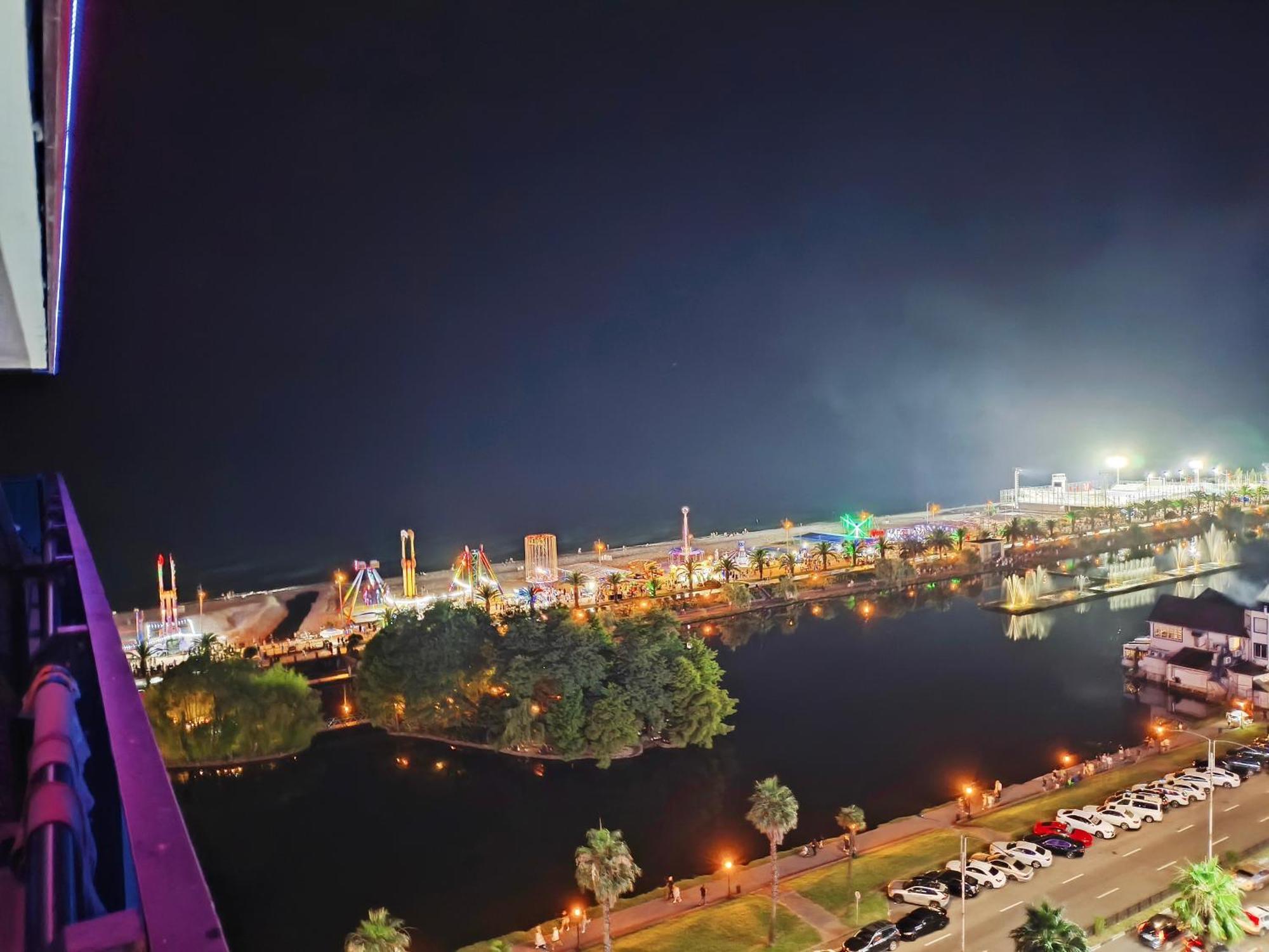 Orbi-City Batumi Apartments Sea View エクステリア 写真