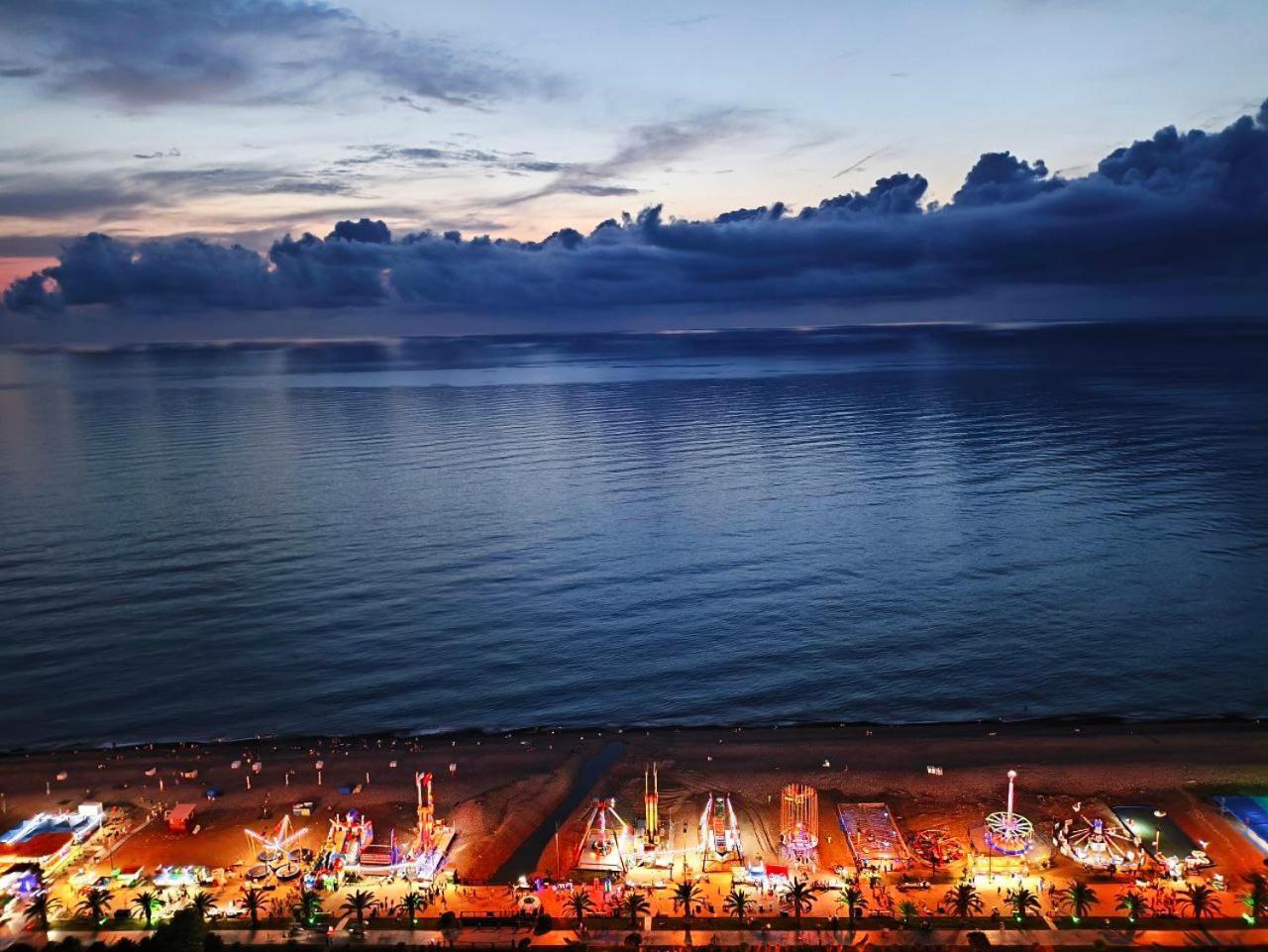 Orbi-City Batumi Apartments Sea View エクステリア 写真